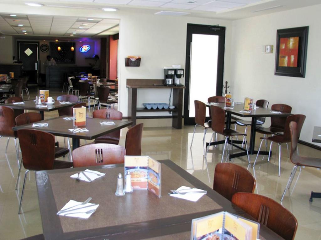Hotel Alameda Express Matamoros  Dış mekan fotoğraf